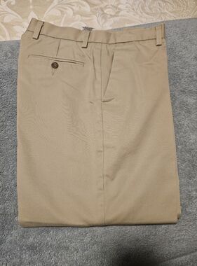 Classic Dockers Khaki Dress Pants - 34x29 Beige